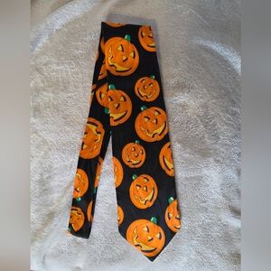 Hallmark By MMG Halloween Pumpkin Tie